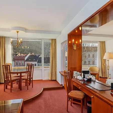 Aro Palace Hotel Braszów