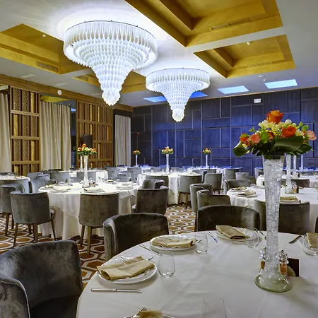 Aro Palace 5*