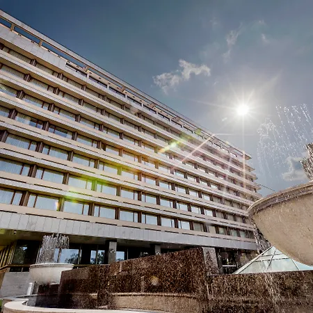 Aro Palace Hotel