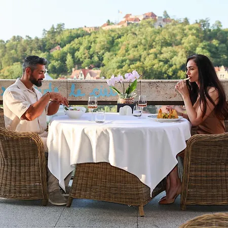 Aro Palace Hotel