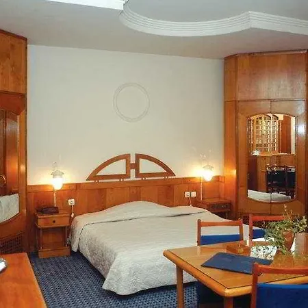 Aro Palace Hotel 5*