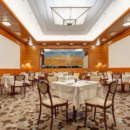 Aro Palace 5*